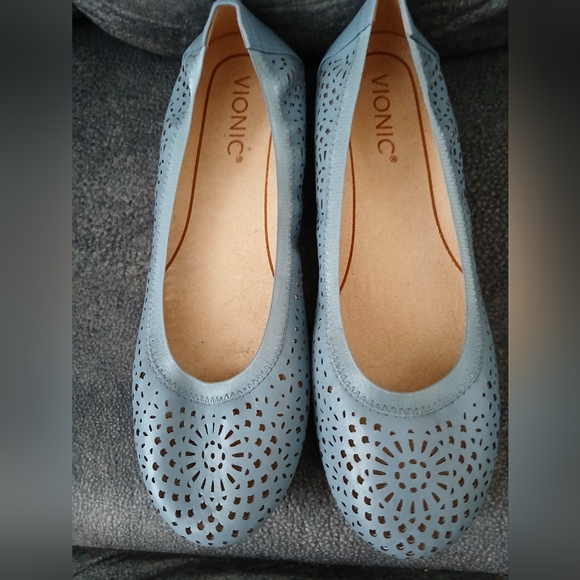 Vionic Robyn Ballet Shoe - Picture 1 of 4